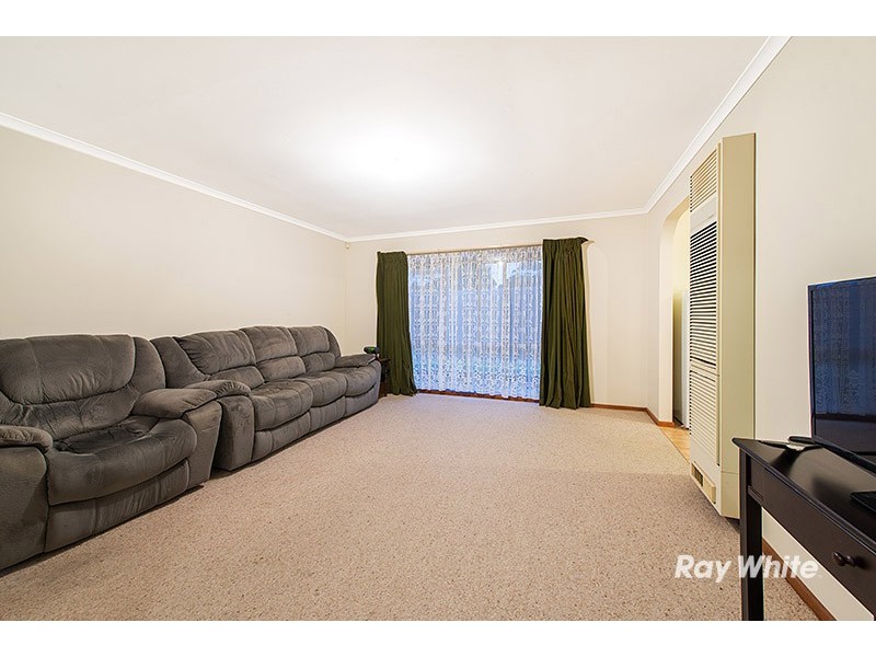 2/8 Grace Street, Cranbourne VIC 3977