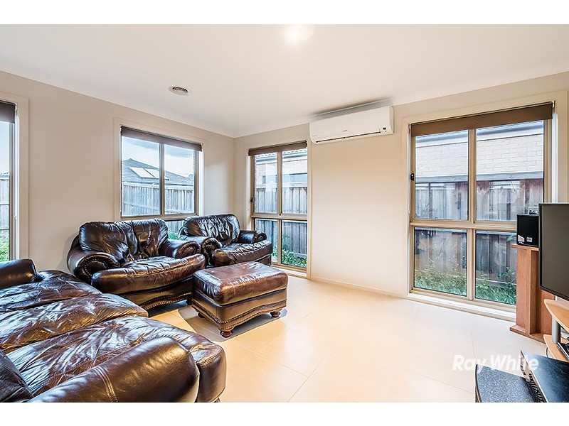12 Copernicus Circuit, Cranbourne West VIC 3977