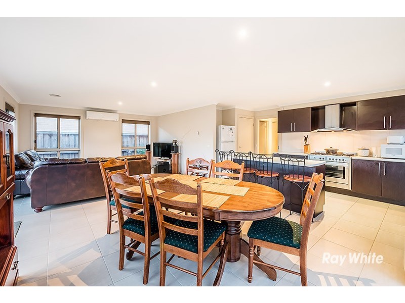 12 Copernicus Circuit, Cranbourne West VIC 3977