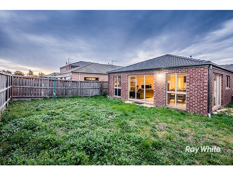 12 Copernicus Circuit, Cranbourne West VIC 3977