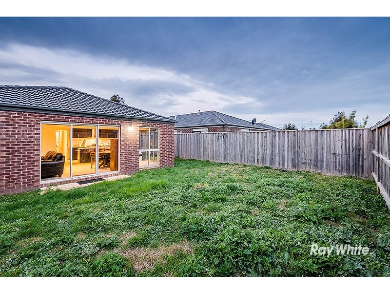 12 Copernicus Circuit, Cranbourne West VIC 3977