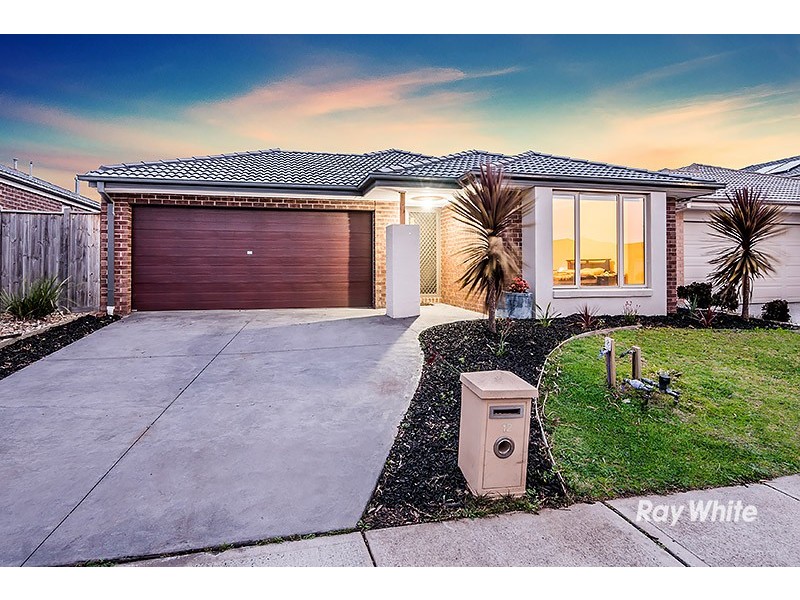 12 Copernicus Circuit, Cranbourne West VIC 3977