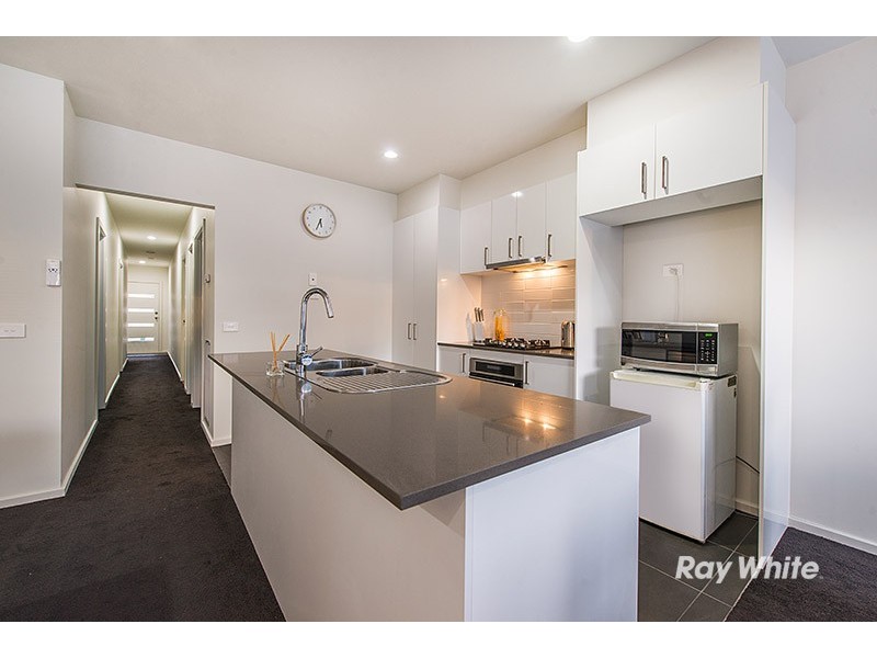 19 Denistoun Crescent, Cranbourne VIC 3977