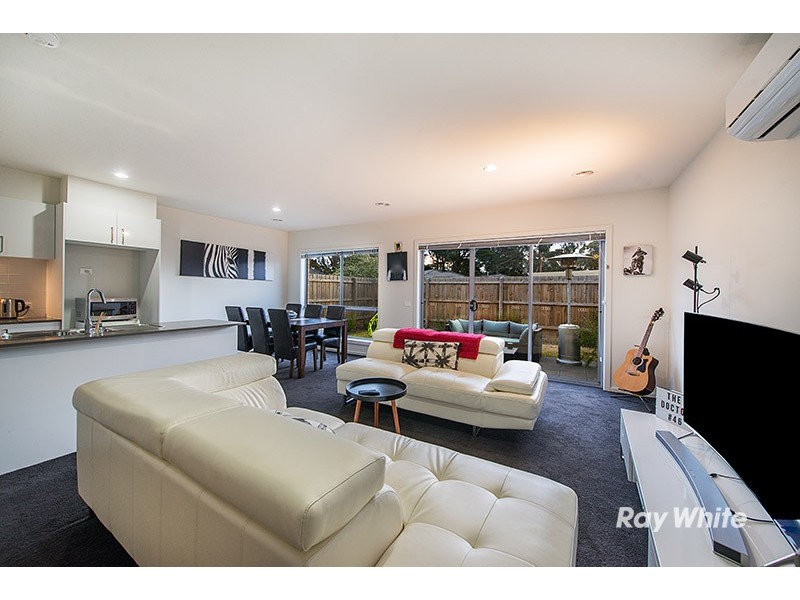 19 Denistoun Crescent, Cranbourne VIC 3977