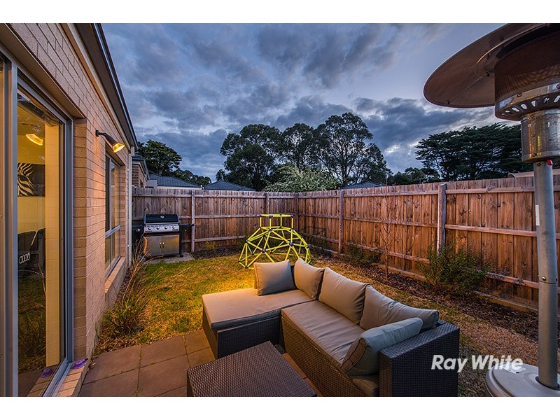 19 Denistoun Crescent, Cranbourne VIC 3977