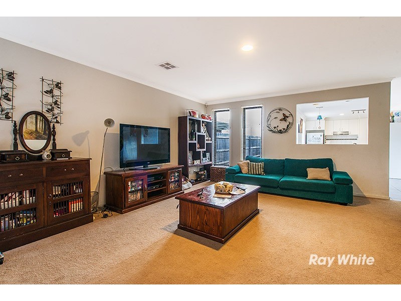71 Calais Circuit, Cranbourne West VIC 3977