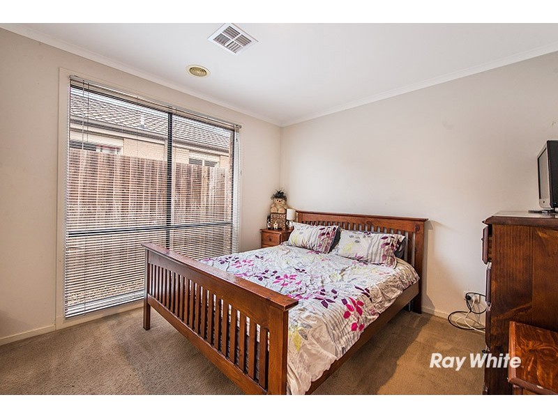 71 Calais Circuit, Cranbourne West VIC 3977