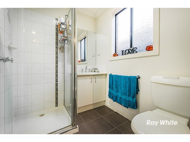 71 Calais Circuit, Cranbourne West VIC 3977