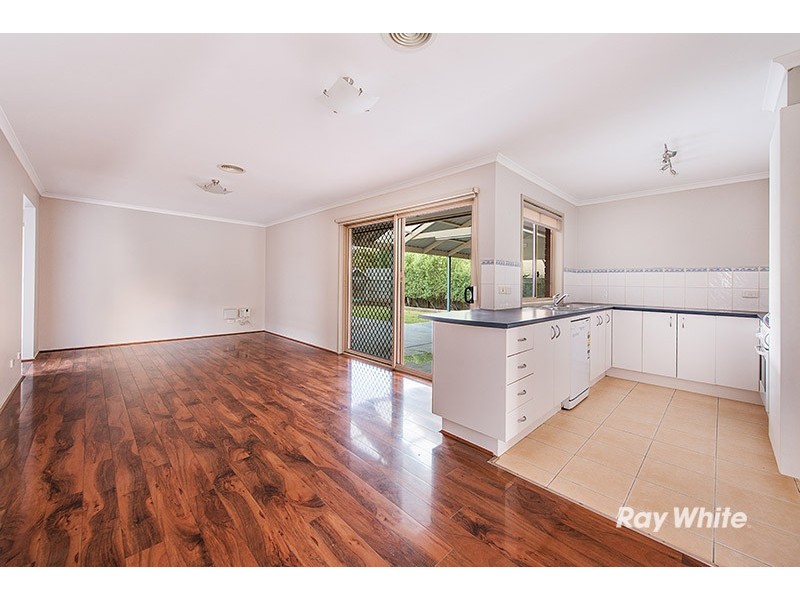 32 Genista Road, Cranbourne West VIC 3977