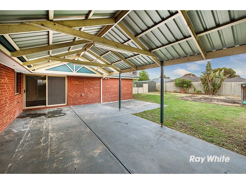 32 Genista Road, Cranbourne West VIC 3977