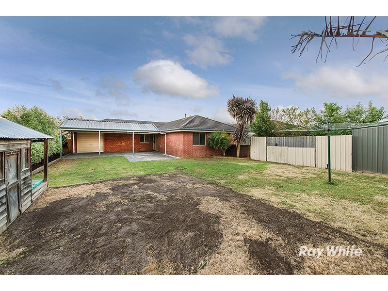 32 Genista Road, Cranbourne West VIC 3977