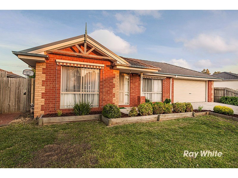 32 Genista Road, Cranbourne West VIC 3977