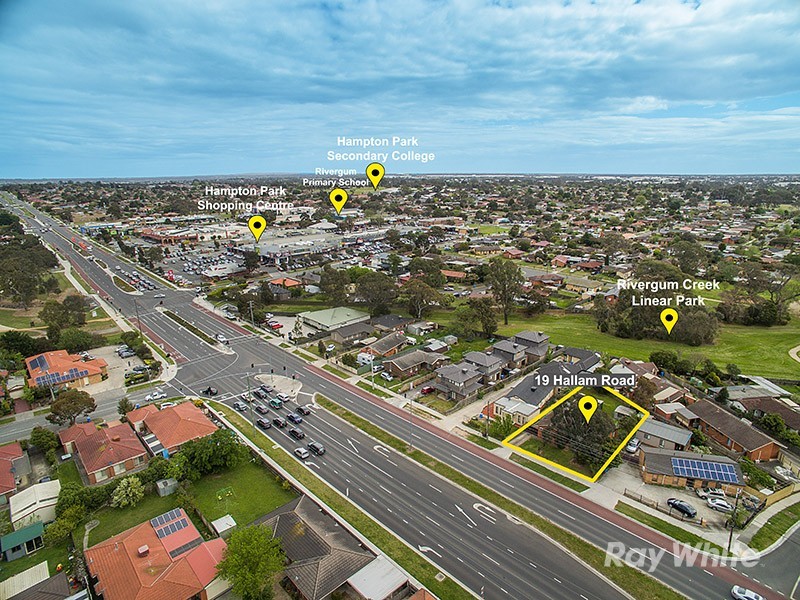 19 Hallam Road, Hampton Park VIC 3976