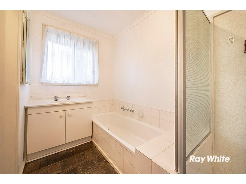 19 Hallam Road, Hampton Park VIC 3976