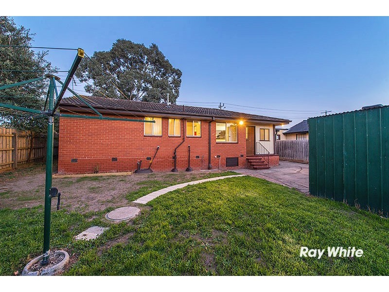 19 Hallam Road, Hampton Park VIC 3976