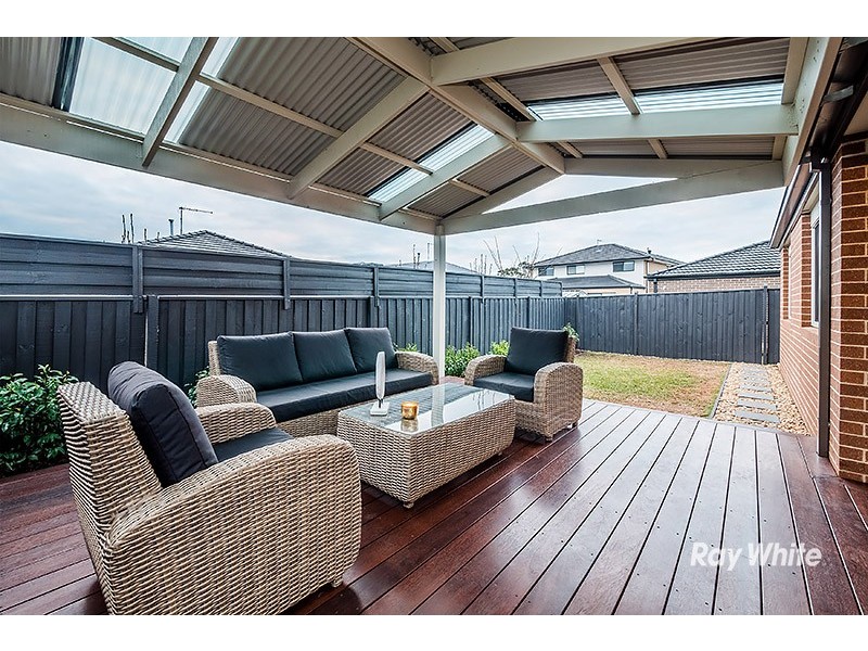 6 Hassett Lane, Cranbourne West VIC 3977