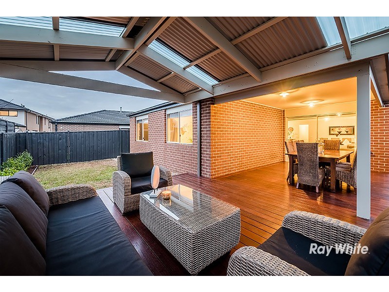 6 Hassett Lane, Cranbourne West VIC 3977