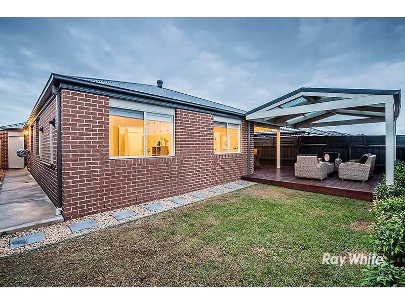 6 Hassett Lane, Cranbourne West VIC 3977
