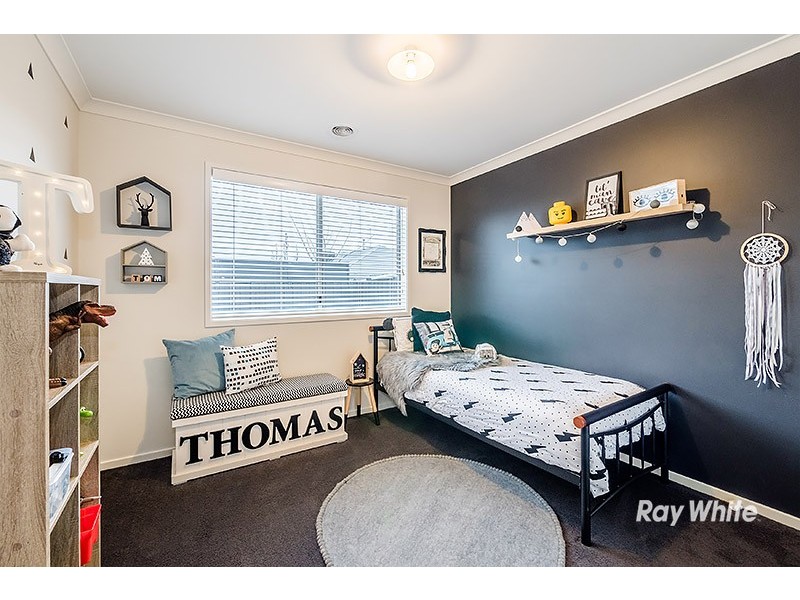 6 Hassett Lane, Cranbourne West VIC 3977