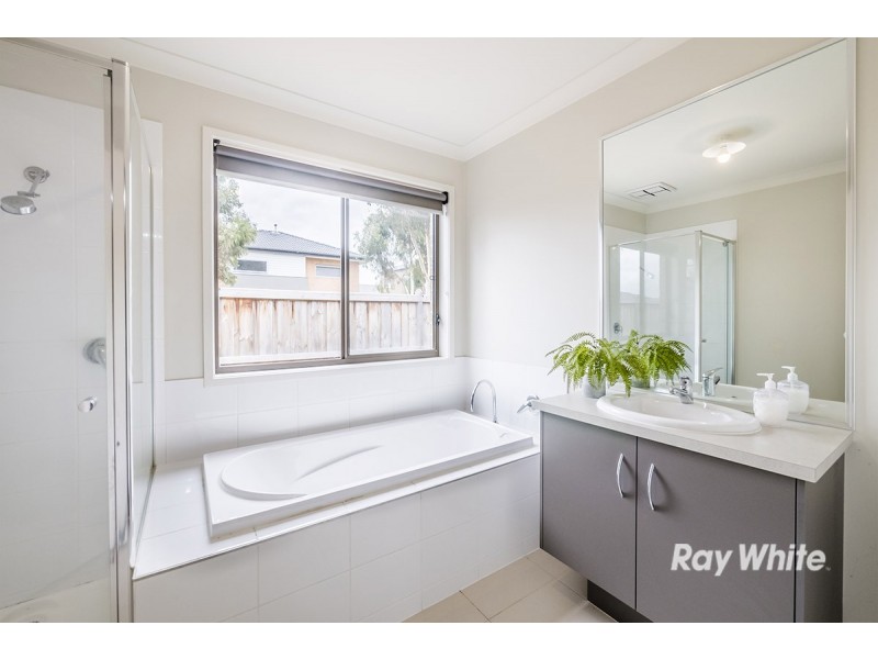 30 Pyrenees Road, Clyde VIC 3978