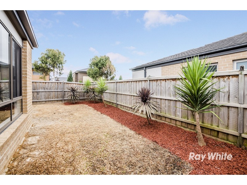 30 Pyrenees Road, Clyde VIC 3978