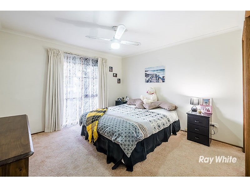 8 Jasmine Court, Cranbourne North VIC 3977