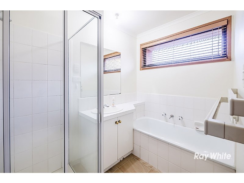 8 Jasmine Court, Cranbourne North VIC 3977