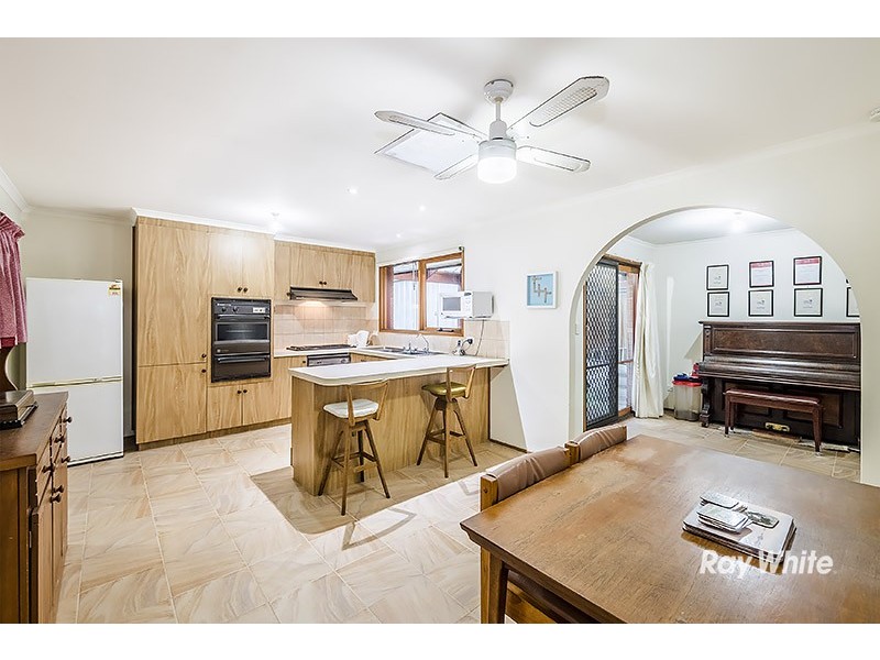 8 Jasmine Court, Cranbourne North VIC 3977