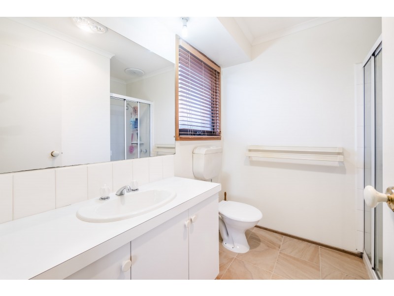 8 Jasmine Court, Cranbourne North VIC 3977