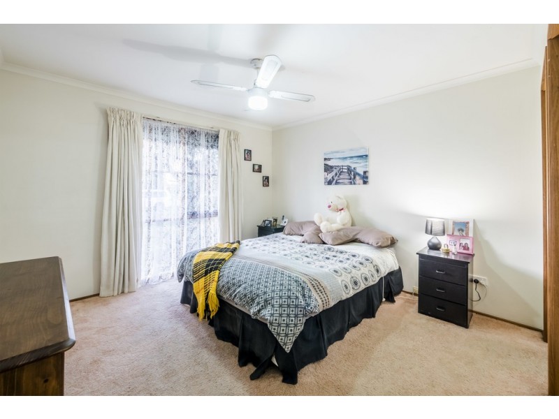 8 Jasmine Court, Cranbourne North VIC 3977