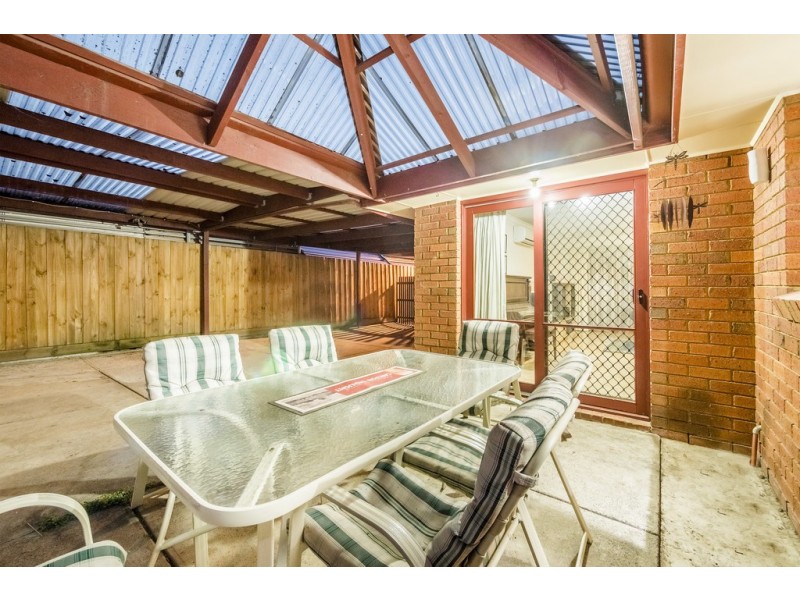 8 Jasmine Court, Cranbourne North VIC 3977