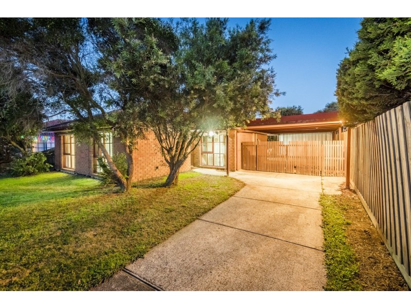 8 Jasmine Court, Cranbourne North VIC 3977