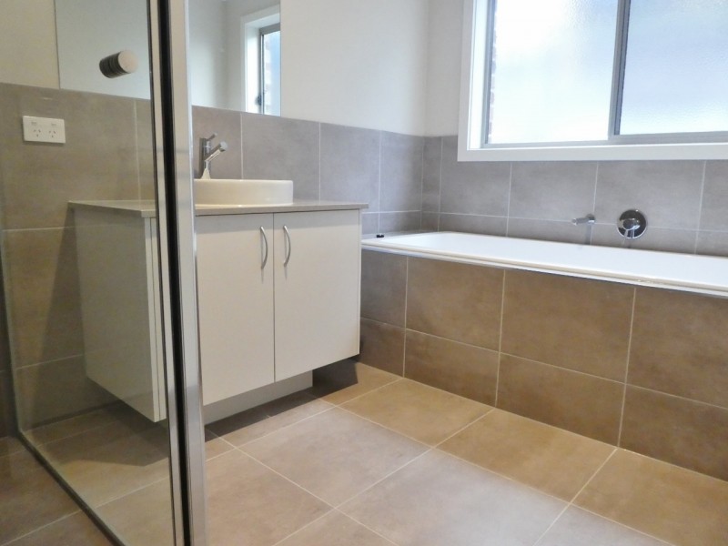 40 Barley Crescent, Clyde North VIC 3978