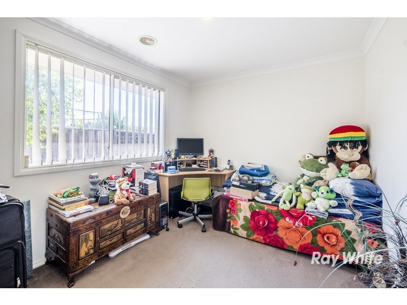 22 St Ives Drive, Narre Warren South VIC 3805