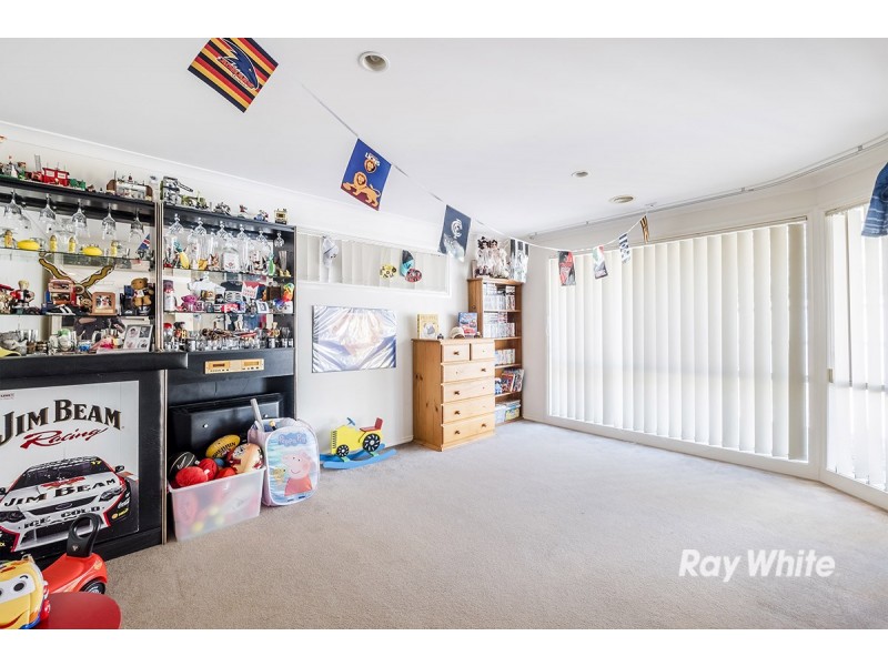 22 St Ives Drive, Narre Warren South VIC 3805