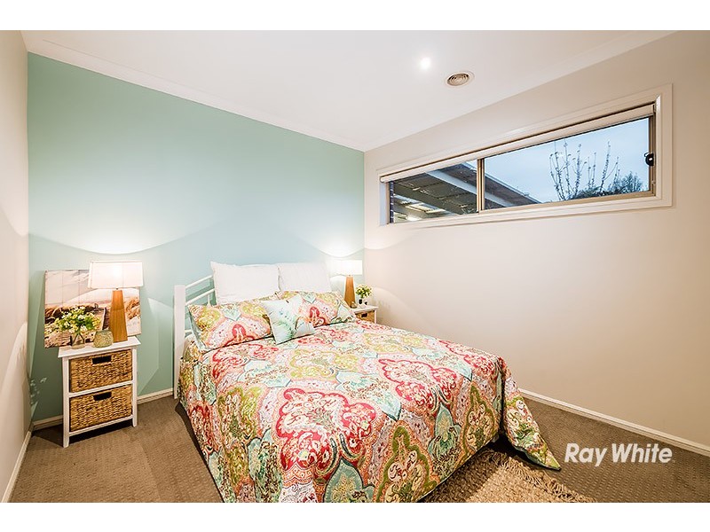 39 Thunderbolt Drive, Cranbourne East VIC 3977