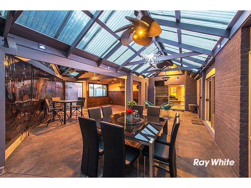 7 Christine Place, Cranbourne North VIC 3977