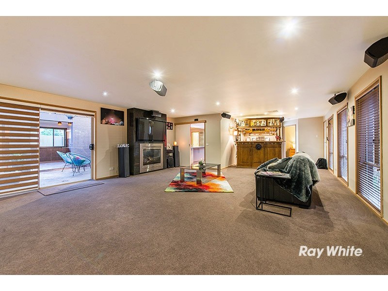 7 Christine Place, Cranbourne North VIC 3977