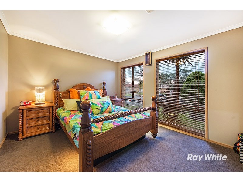 7 Christine Place, Cranbourne North VIC 3977