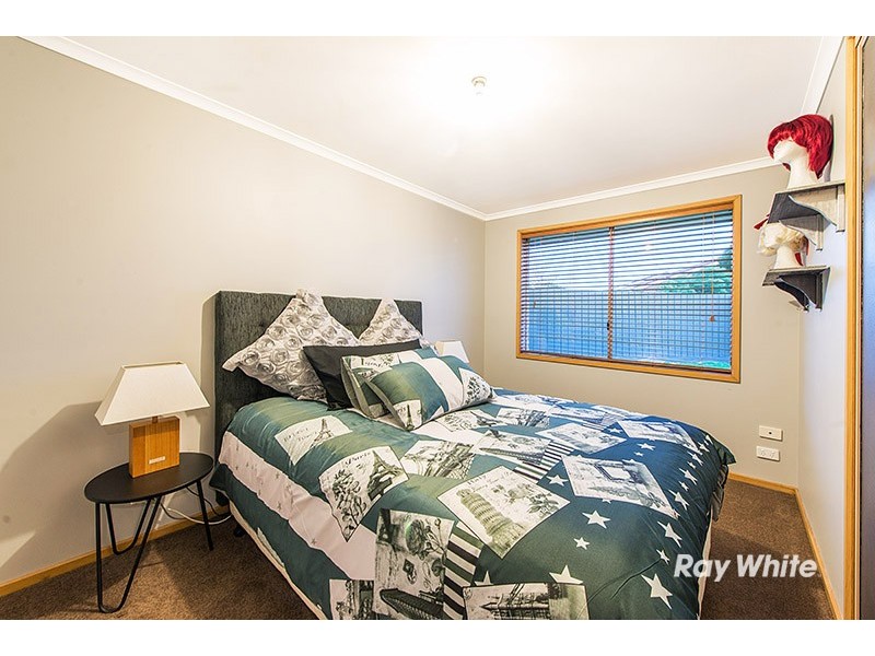 7 Christine Place, Cranbourne North VIC 3977