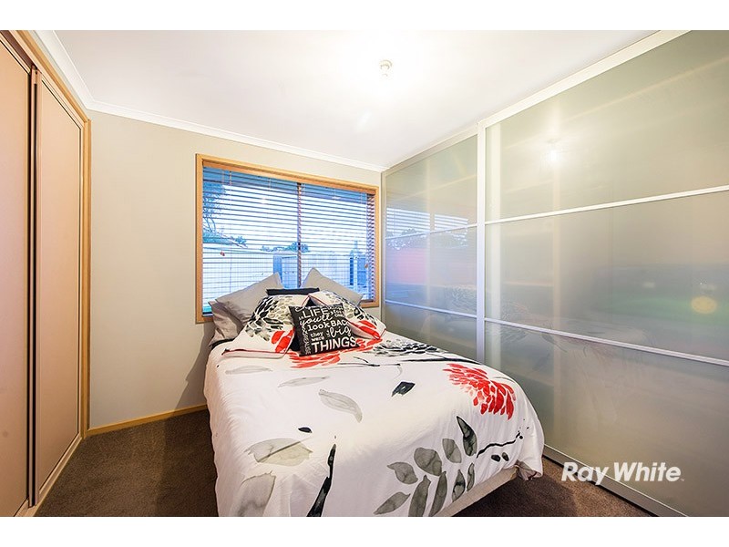 7 Christine Place, Cranbourne North VIC 3977