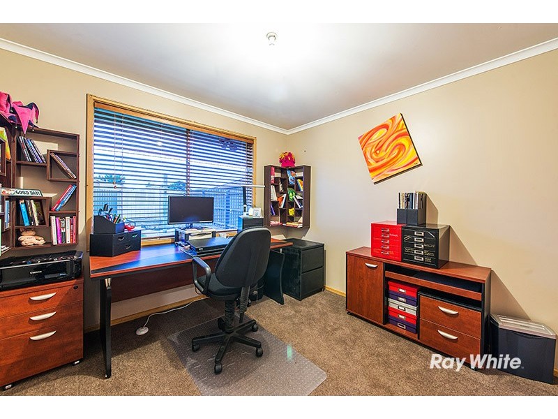 7 Christine Place, Cranbourne North VIC 3977