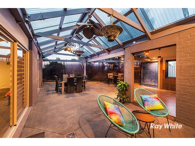 7 Christine Place, Cranbourne North VIC 3977