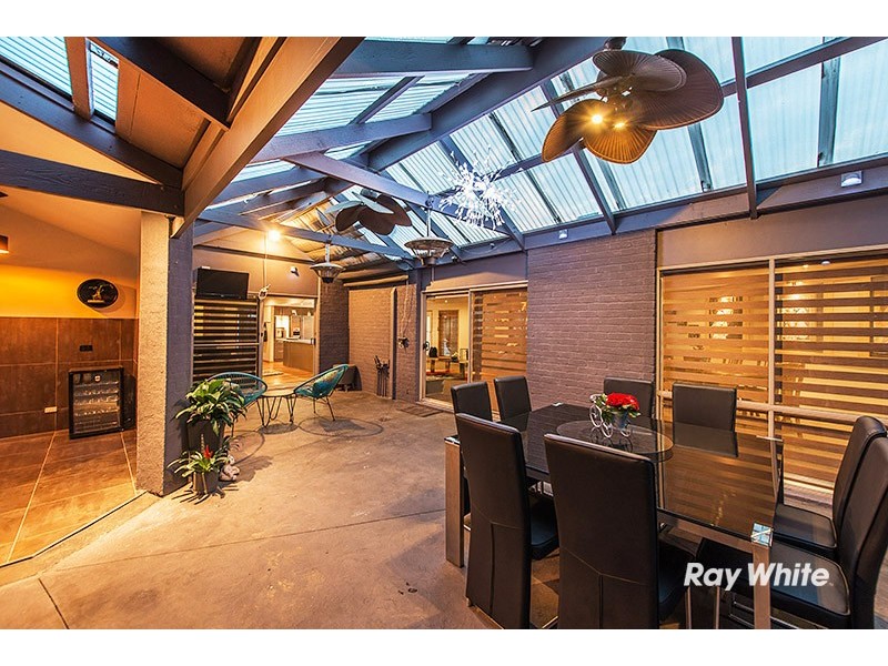 7 Christine Place, Cranbourne North VIC 3977