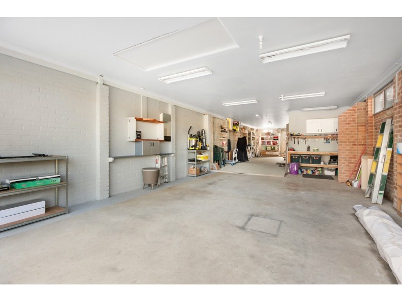 7 Christine Place, Cranbourne North VIC 3977