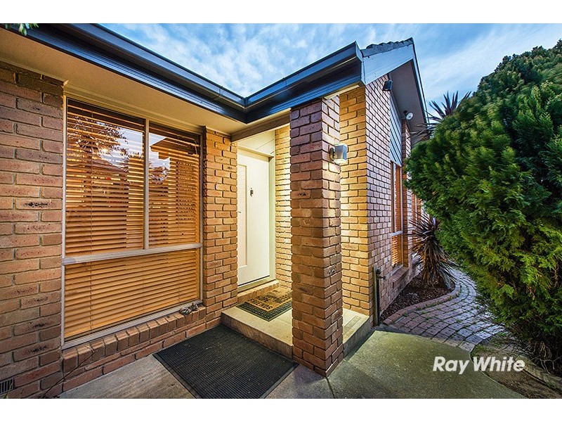 7 Christine Place, Cranbourne North VIC 3977