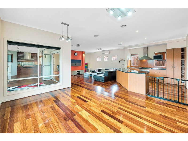 1 Cresta Court, Berwick VIC 3806