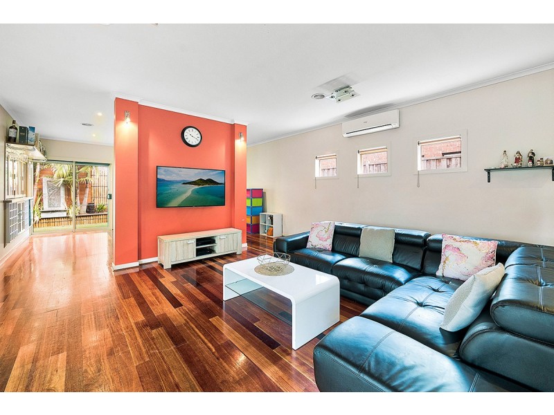 1 Cresta Court, Berwick VIC 3806