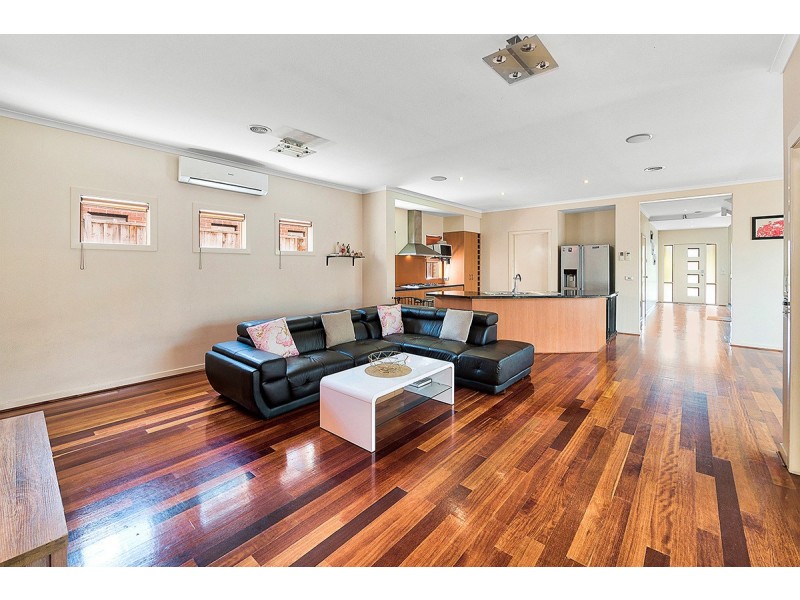 1 Cresta Court, Berwick VIC 3806