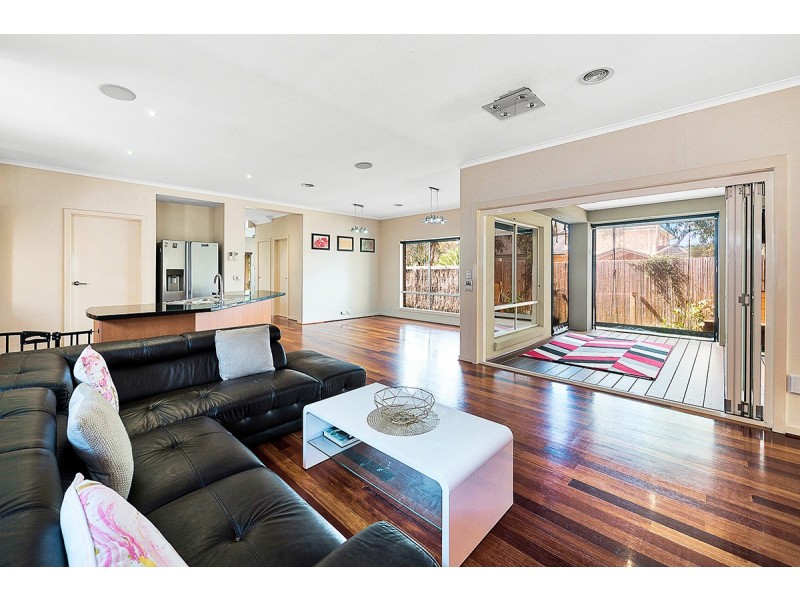 1 Cresta Court, Berwick VIC 3806